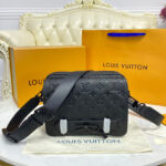 Louis Vuitton Steamer Messenger M57307 Black